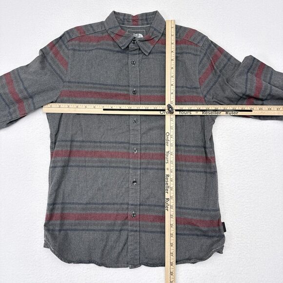 The North Face Shirt Mens Size Medium Button Up Gray Red Striped Hiking Camping - Picture 8 of 10